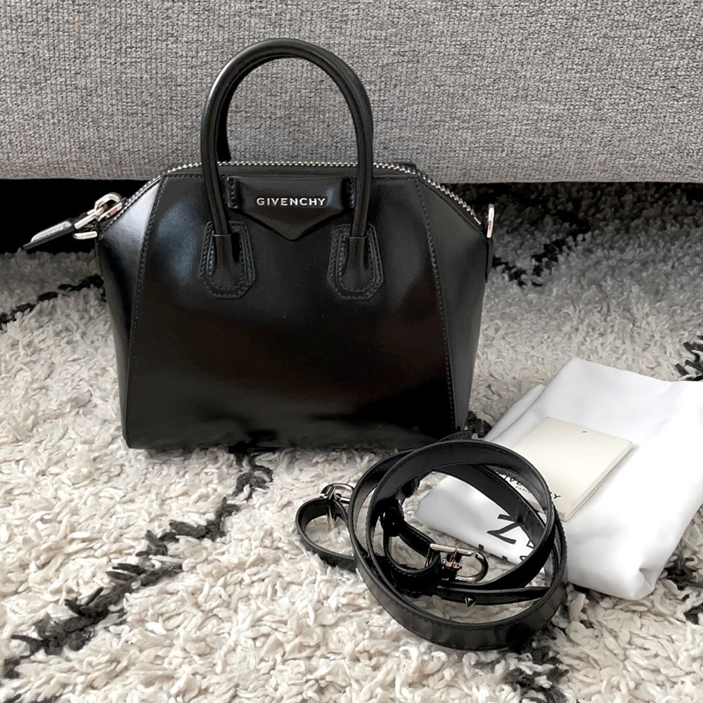 Givenchy mini antigona bag. Excellent condition. Just want the bigger size.